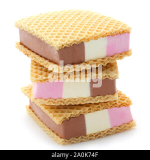 Ice Cream Sandwich in einem Haufen isoliert über Weiß Stockfoto