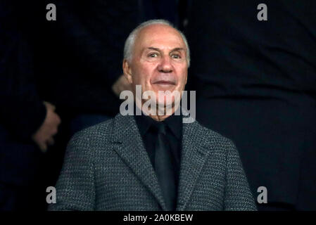 AFC Bournemouth Vorsitzenden Jeff Mostyn in der Standplätze während der Premier League Spiel im St. Mary's Stadium, Southampton. Bild Datum: Freitag, September 20, 2019. Siehe PA-Geschichte Fußball Southampton. Photo Credit: Andrew Matthews/PA-Kabel. Einschränkungen: EDITORIAL NUR VERWENDEN Keine Verwendung mit nicht autorisierten Audio-, Video-, Daten-, Spielpläne, Verein/liga Logos oder "live" Dienstleistungen. On-line-in-Match mit 120 Bildern beschränkt, kein Video-Emulation. Keine Verwendung in Wetten, Spiele oder einzelne Verein/Liga/player Publikationen. Stockfoto