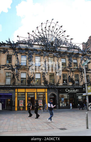 Glasgow Schottland Buchanan Street Eingang zu Princes Square Shopping Center Art Nouveau Schmiedearbeiten auf der Fassade mit Pfau Stockfoto