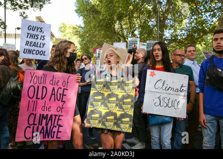 Westminster, London, Großbritannien. 20. September 2019 - Zehntausende Studenten aller Altersgruppen nehmen teil an den Klimawandel global und Generalstreik in Westminster. Dies ist die dritte derartige weltweite globale Klima Streik und es ist der größte Tag der Demonstrationen in der Geschichte sein wird. Credit: Dinendra Haria/Alamy leben Nachrichten Stockfoto