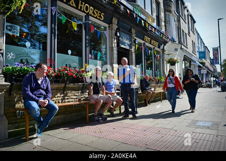 Trainer und Pferde Pub West Park Harrogate Yorkshire England Großbritannien Stockfoto