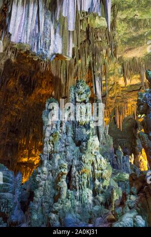 Grotten von Castellana, Italien - 26 AUGUST 2017: Grotten von Castellana Grotte in Süditalien Stockfoto