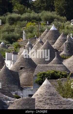 ALBEROBELLO, Italien - 28 AUGUST 2017: Überblick über die Stadt Alberobello in der Region Apulien in Italien Stockfoto