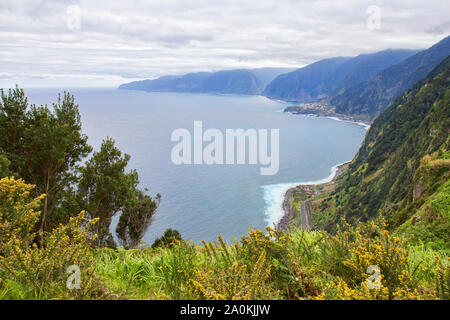 Blick vom Miradouro Da Eira da Achada in Ribeira da Janela in Madeira, Portugal Stockfoto