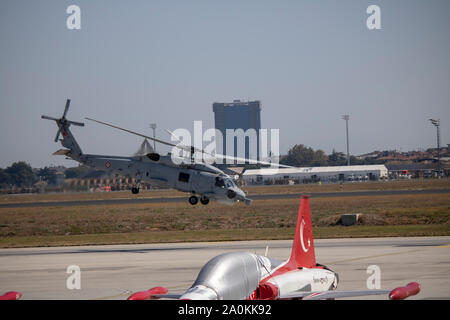 Istanbul, Türkei - September -18,2019: Skorsky Kampfhubschrauber wurde am Atatürk-Flughafen erschossen. 2019 Teknofest Stockfoto