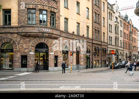 Stockholm, Schweden. September 2019. Die Windows auf einem Stadtzentrum Straße einer Luxusmarke speichert Stockfoto