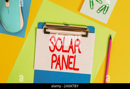 Wort schreiben Text Solar Panel. Business Foto präsentiert, die Sonnenstrahlen Quelle von Energie erzeugenden Zwischenablage zu absorbieren, gestreifte Folien marker Clip Stockfoto
