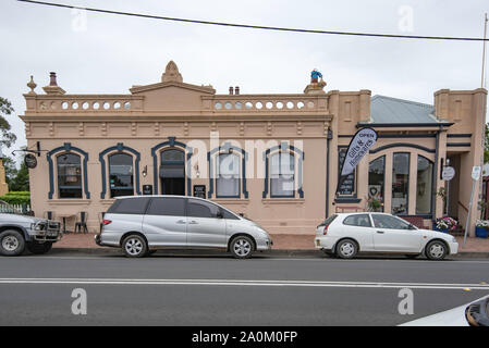 Die 1871 ehemaliges CBC Bank auf der Hauptstraße in Milton New South Wales ist ein Einstöckiges späten viktorianischen italienisch anmutenden Gebäude, das gut erhalten ist Stockfoto