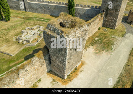 Smederevo Antenne panorama Blick auf den mittelalterlichen Serbian-Byzantine-osmanischen Burg entlang der Donau ein Unsere östlich von Belgrad Stockfoto