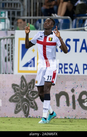 Christ Michael Kouame Kouakou (Genua) feiert, nachdem das erste Tor seines Teams zählen während Erie der Italienischen eine "Übereinstimmung zwischen Cagliari 3-1 Genua Sardinien Arena am 20. September 2019 in Cagliari, Italien. Credit: Maurizio Borsari/LBA/Alamy leben Nachrichten Stockfoto