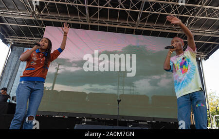 New York, NY - 20. September 2019: Willow Smith und Jaden Smith führt auf der Bühne während NYC Klima Streik Kundgebung und Demonstration am Battery Park Stockfoto