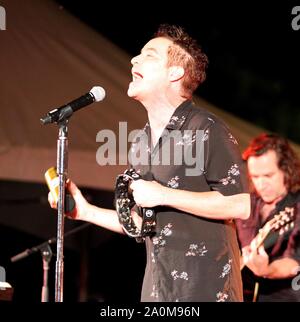 September 19, 2019 - Sänger Patrick Monahan der Zug führt während der Hawaii Five-O und Magnum P.I. Sonnenuntergang am Strand Veranstaltung am Strand von Waikiki in Honolulu, Hawaii - Michael Sullivan/CSM Stockfoto