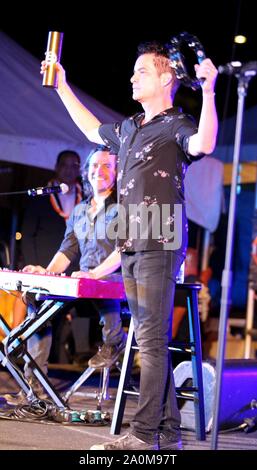 September 19, 2019 - Sänger Patrick Monahan der Zug führt während der Hawaii Five-O und Magnum P.I. Sonnenuntergang am Strand Veranstaltung am Strand von Waikiki in Honolulu, Hawaii - Michael Sullivan/CSM Stockfoto