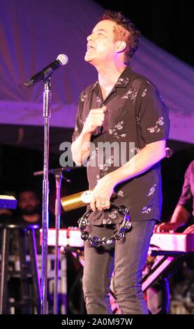 September 19, 2019 - Sänger Patrick Monahan der Zug führt während der Hawaii Five-O und Magnum P.I. Sonnenuntergang am Strand Veranstaltung am Strand von Waikiki in Honolulu, Hawaii - Michael Sullivan/CSM Stockfoto