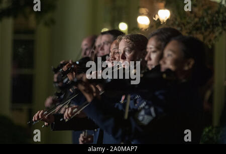 Der Präsident selbst United Marine Band Staaten Preforms für US-Präsident Donald Trump und First Lady Melania Trump, wie sie der australische Premierminister Scott Morrison und Mrs Morrison an das Weiße Haus in Washington DC für ein Abendessen Freitag, 20. September 2019. Foto von Tasos Katopodis/UPI Stockfoto