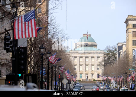 Das North Carolina State Capitol in Raleigh zeigt historische neoklassizistische Architektur, ein Wahrzeichen des Regierungsgebäudes und Symbol des staatlichen Erbes. Stockfoto