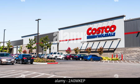 Sep 19, 2019 San Jose/CA/USA - Costco Wholesale Store in South San Francisco Bay Area; Costco ist ein US-amerikanisches multinationales Unternehmen, die Oper Stockfoto