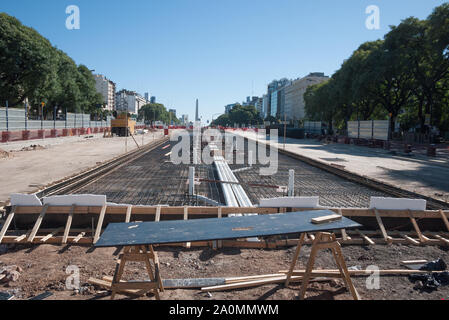 Buenos Aires, Argentinien - 29. März 2013: Bau einer neuen Allee und ein metrobus System in Buenos Aires Stadt Stockfoto