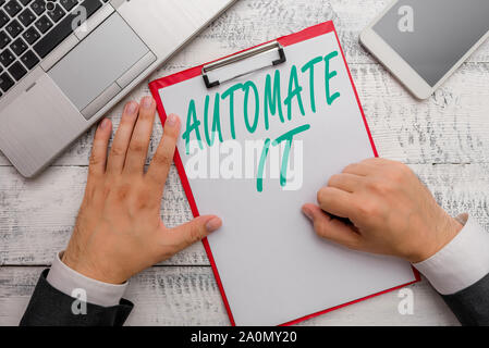 Konzeptionelle Hand schreiben, automatisieren. Begriff Sinne konvertieren Prozess oder einer Einrichtung mit automatischen Geräten betrieben werden. Stockfoto