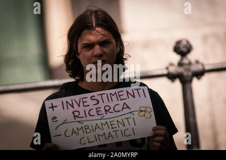 Rom, Italien. 20 Sep, 2019. Pressekonferenz in Piazza Montecitorio zu Climate Action Woche, die Woche der Klimaschutz, die mit der Globalen Streik vom 27. September 2019 ihren Höhepunkt erreichen, während des 3. Global Strike für die Zukunft eröffnen. (Foto von Andrea Ronchini/Pacific Press) Quelle: Pacific Press Agency/Alamy leben Nachrichten Stockfoto