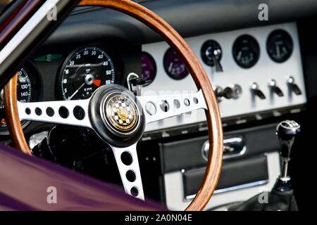 Evolution E-Type Jaguar auf der Messe 2019 Salon Privé at Blenheim Palace, Oxfordshire. Stockfoto