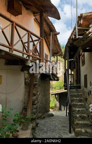 Eine kleine Gasse in der Altstadt, Kakopetriá, Zypern Stockfoto