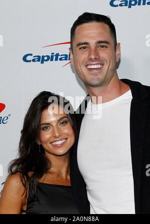 Las Vegas, NV, USA. 20 Sep, 2019. Jessica Clarke, Ben Higgins in der Ankunftshalle für 2019 iHeartRadio Music Festival - FRI, T-Mobile Arena, Las Vegas, NV 20. September 2019. Credit: JA/Everett Collection/Alamy leben Nachrichten Stockfoto