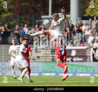 Sandhausen, Deutschland. 21 Sep, 2019. firo: 21.09.2019, Fußball, 2.Bundesliga, Saison 2019/2020, SV Sandhausen - VfL Bochum GAMBOA LUNA, sandhausen über PANTOVIC | Verwendung der weltweiten Kredit: dpa/Alamy leben Nachrichten Stockfoto