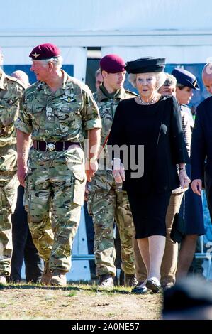 Ede, Niederlande. 21 Sep, 2019. Prinzessin Beatrix der Niederlande und Charles, der Prinz von Wales an der Ginkelse Heide in der Nähe von Ede, am 21. September 2019, zu den Gedenkfeiern in den Niederlanden markiert den 75. Jahrestag der Schlacht von Arnheim, Operation Market GardenCredit: Albert Nieboer/Niederlande/Point de Vue |/dpa/Alamy Leben Nachrichten teilnehmen Stockfoto