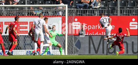 Sandhausen, Deutschland. 21 Sep, 2019. firo: 21.09.2019, Fußball, 2.Bundesliga, Saison 2019/2020, SV Sandhausen - VfL Bochum Ziel auf 1:1 für Sandhausen durch Bouhaddouz | Verwendung der weltweiten Kredit: dpa/Alamy leben Nachrichten Stockfoto