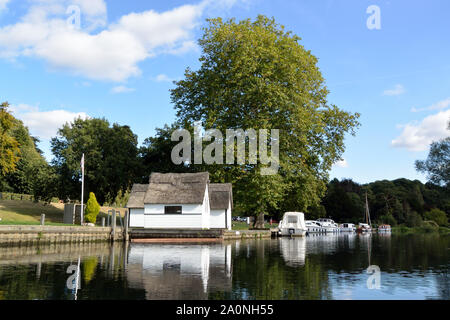 Der Fluss Bure im Coltishall grün, Norfolk Broads National Park Stockfoto