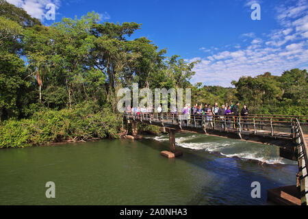 Iguazu/Argentinien - 05. Mai 2016: die Iguazu Wasserfälle in Argentinien und Brasilien Stockfoto