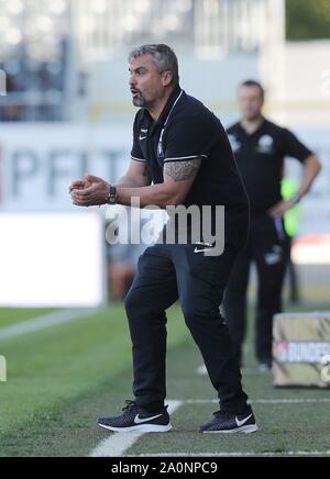 Sandhausen, Deutschland. 21 Sep, 2019. firo: 21.09.2019, Fußball, 2.Bundesliga, Saison 2019/2020, SV Sandhausen - VfL Bochum Trainer Thomas Reis, Bochum feuert auf | Verwendung der weltweiten Kredit: dpa/Alamy leben Nachrichten Stockfoto