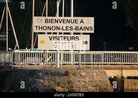 Eingang zum Hafen von Thonon-les-Bains Stockfoto