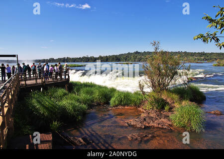 Iguazu/Argentinien - 05. Mai 2016: die Iguazu Wasserfälle in Argentinien und Brasilien Stockfoto