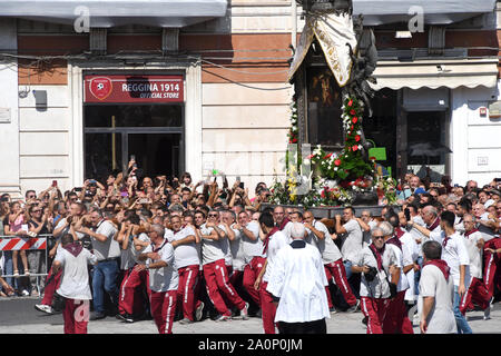 Reggio Calabria 14 Sep 2019 - Discesa Madonna della Consolazione, la Vara Credit: Giuseppe Andidero Stockfoto