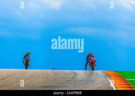 Aragon, Spanien. 21 Sep, 2019. JACK MILLER (43) von Australien und Pramac Racing und Karel Abraham (17) der Tschechischen Republik, und Reale Avintia Racing während der MOTO GP Qualifying von theAragon Grand Prix im Motorland Aragon Rennbahn in Alcañiz, Spanien am 21. September 2019 (Foto: Alvaro Sanchez) Credit: CORDON PRESSE/Alamy leben Nachrichten Stockfoto