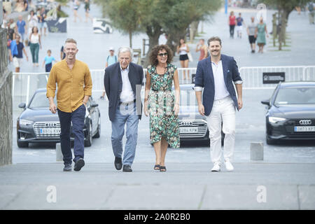 September 21, 2019, Madrid, Madrid, Spanien: Christos Loulis, Alexandros Bourdoumis, Valeria Golino, Costa-Gavras besucht "Erwachsene im Zimmer' Fotoshooting während 67th San Sebastian Film Festival im Kursaal Palast am 21. September 2019 in San Sebastian, Spanien (Bild: © Jack Abuin/ZUMA Draht) Stockfoto