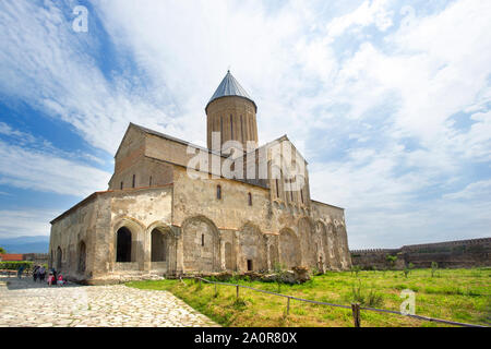 Kloster Alaverdi in der Region Kachetien, Georgien, auf dem Hintergrund des blauen Himmels Stockfoto