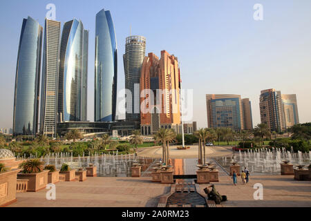 Les Tours Etihad. Jumeirah. 2007-2011. Abu Dhabi. Vereinigte Arabes Unis. /Etihad Towers Gebäudekomplex. Jumeirah. 2007-2011. Emirat Abu Dhabi. Stockfoto