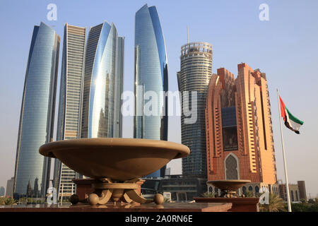 Les Tours Etihad. Jumeirah. 2007-2011. Abu Dhabi. Vereinigte Arabes Unis. /Etihad Towers Gebäudekomplex. Jumeirah. 2007-2011. Emirat Abu Dhabi. Stockfoto