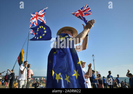 Demonstranten während der Anti-Brexit' Vertrauen im Volk" März und Rallye in der Bevölkerung??? s Abstimmung Kampagne während der Konferenz der Labour Party in Brighton. Stockfoto