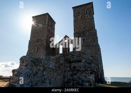 Reculver Towers und Roman Fort Kent im Spätsommer Stockfoto