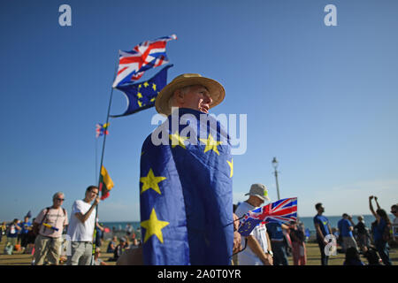 Demonstranten während der Anti-Brexit' Vertrauen im Volk" März und Rallye in der Bevölkerung??? s Abstimmung Kampagne während der Konferenz der Labour Party in Brighton. Stockfoto