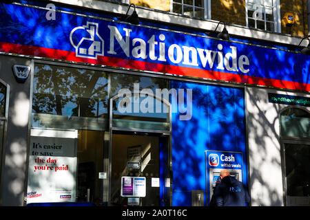 London, Großbritannien. 21 Sep, 2019. Eine Außenansicht der Nationwide Building Society in Central London. Nationwide Building Society ist eine britische gegenseitige finanzielle Institution, der 7. größte Genossenschaftliche Kreditinstitut und das größte Gebäude der Welt mit über 15 Millionen Mitgliedern. Credit: Dinendra Haria/SOPA Images/ZUMA Draht/Alamy leben Nachrichten Stockfoto