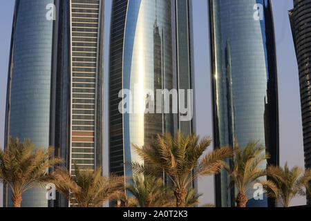 Les Tours Etihad. Jumeirah. 2007-2011. Abu Dhabi. Vereinigte Arabes Unis. /Etihad Towers Gebäudekomplex. Jumeirah. 2007-2011. Emirat Abu Dhabi. Stockfoto