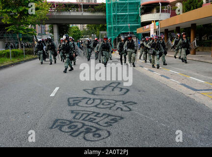 Tuen Mun, Hong Kong. 22 Sep, 2019. Pro Demokratie Demonstration und März durch Tuen Mun in Hongkong. Demonstranten protestieren gegen Belästigung durch Teile der pro Peking Gemeinschaft. Die weitgehend friedlichen März hatte mehrere gewaltsame Zwischenfälle mit der Polizei mit Tränengas. Mehrere Verhaftungen wurden vorgenommen. Abgebildet; Quelle: Iain Masterton/Alamy leben Nachrichten Stockfoto