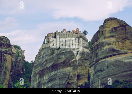 Stadt Meteora, Griechische Republik. Berge und Orte der Anbetung, Kirche und Schreine. 12. 19.09.2019. Reisen Foto. Stockfoto