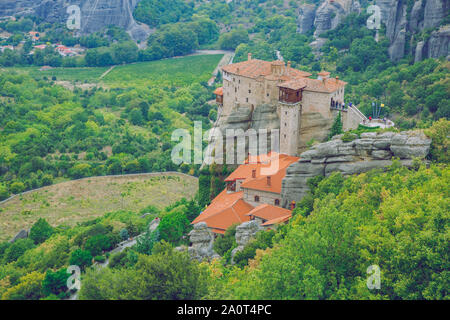 Stadt Meteora, Griechische Republik. Berge und Orte der Anbetung, Kirche und Schreine. 12. 19.09.2019. Reisen Foto. Stockfoto