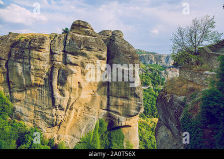 Stadt Meteora, Griechische Republik. Berge und Orte der Anbetung, Kirche und Schreine. 12. 19.09.2019. Reisen Foto. Stockfoto